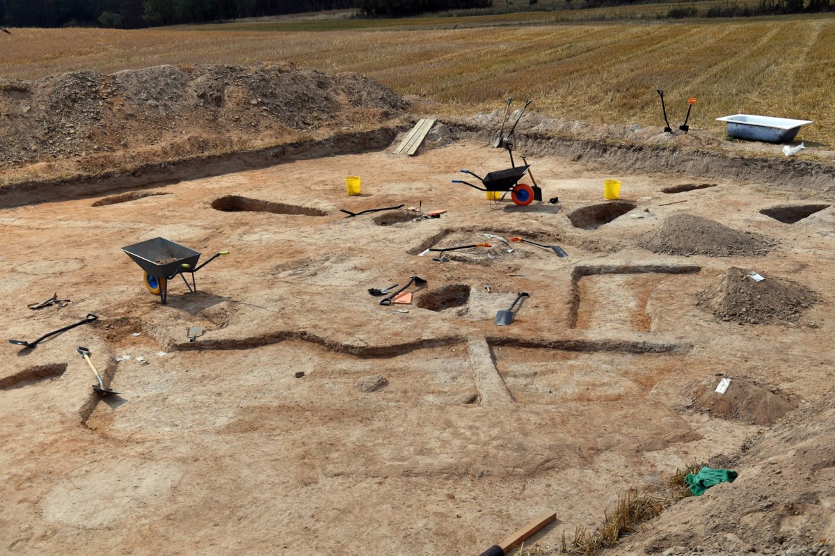 Cmentarzysko sprzed 4 tys. lat pełne grobów młodych kobiet i dzieci