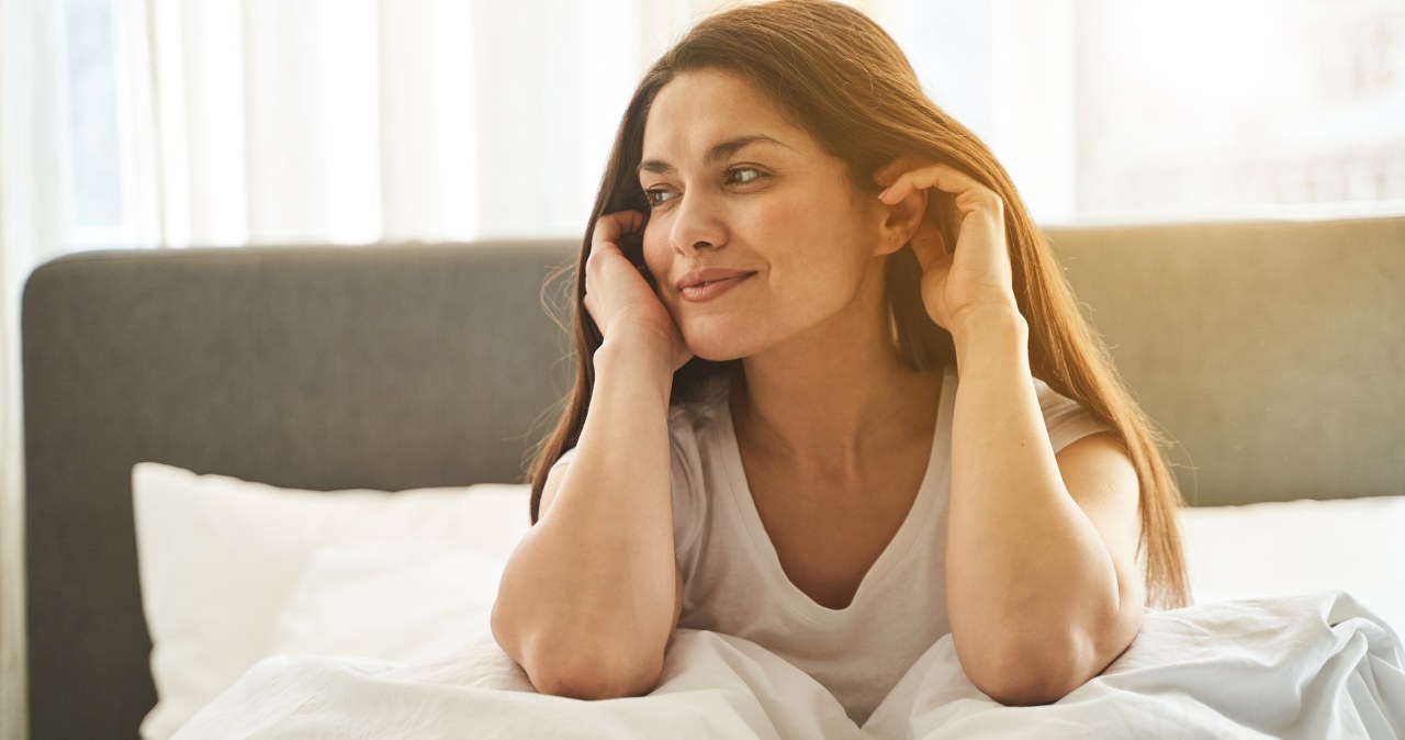Jak spać, żeby nie mieć zmarszczek. O tych trikach możesz nie wiedzieć