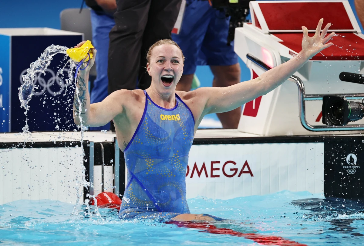 Trzykrotna mistrzyni olimpijska i jedna z największych gwiazd światowego pływania, Sarah Sjoestroem, urodziła syna na parkingu. Wszystko przez to, że karetka nie zdążyła jej przywieźć na czas do szpitala. "To był istny dramat, lecz także magia w swoim rodzaju" – relacjonuje Szwedka. Zarówno mama, jak i nowo narodzony Adrian czują się dobrze.
