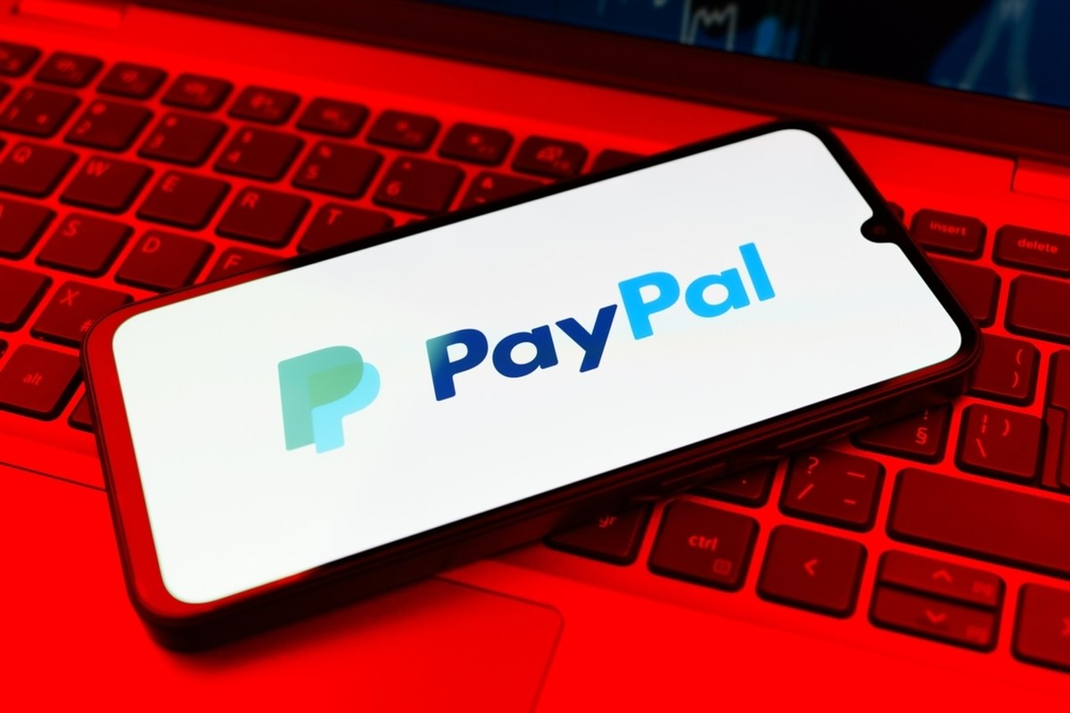 Banki zablokowały PayPal. Próba oszustwa na miliardy?