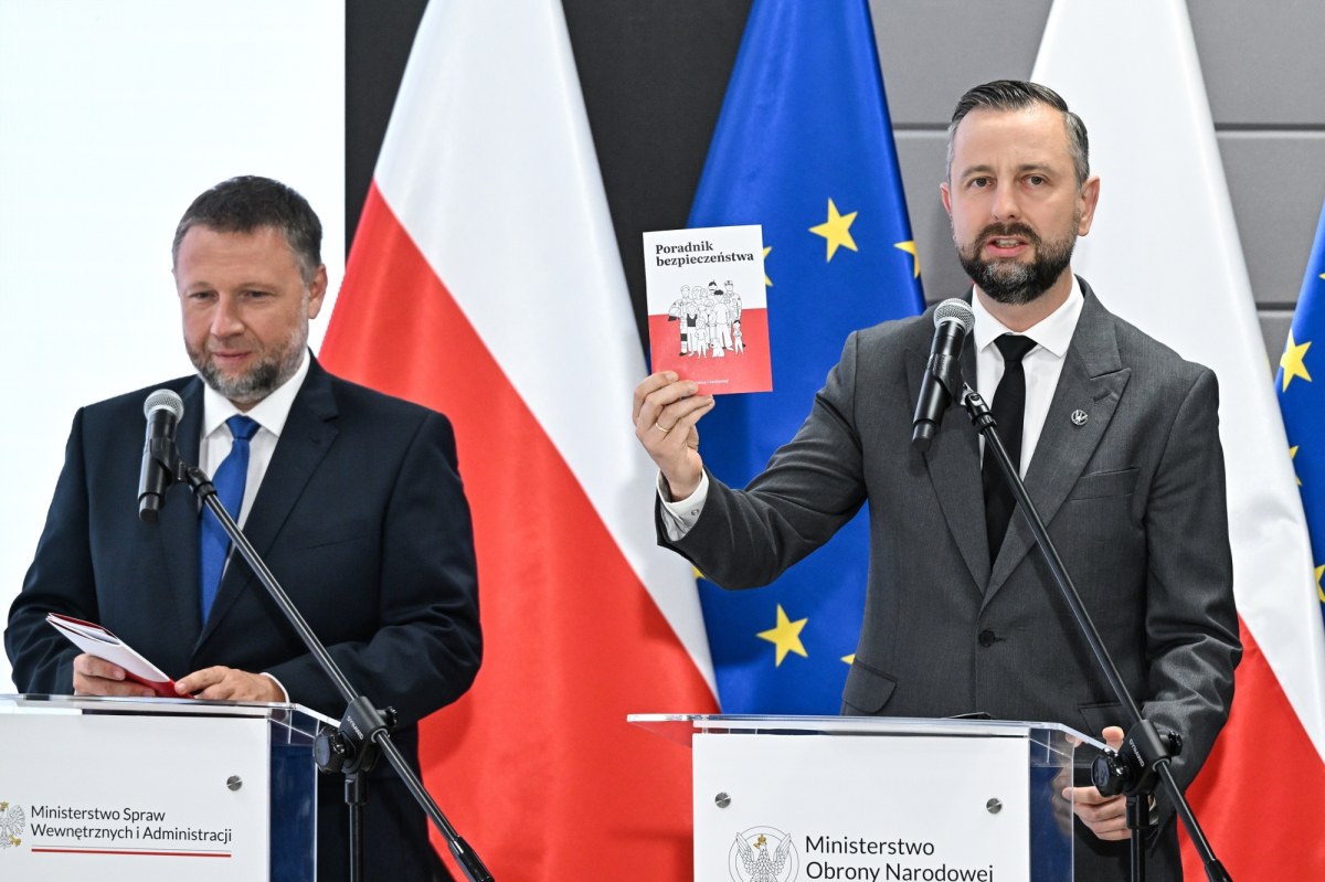 Każda rodzina otrzyma paczkę. Szef MON o tym, co będzie w środku