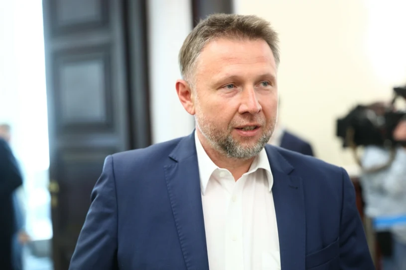 Sprawa ochrony Adama Niedzielskiego. Marcin Kierwiński odpiera zarzuty