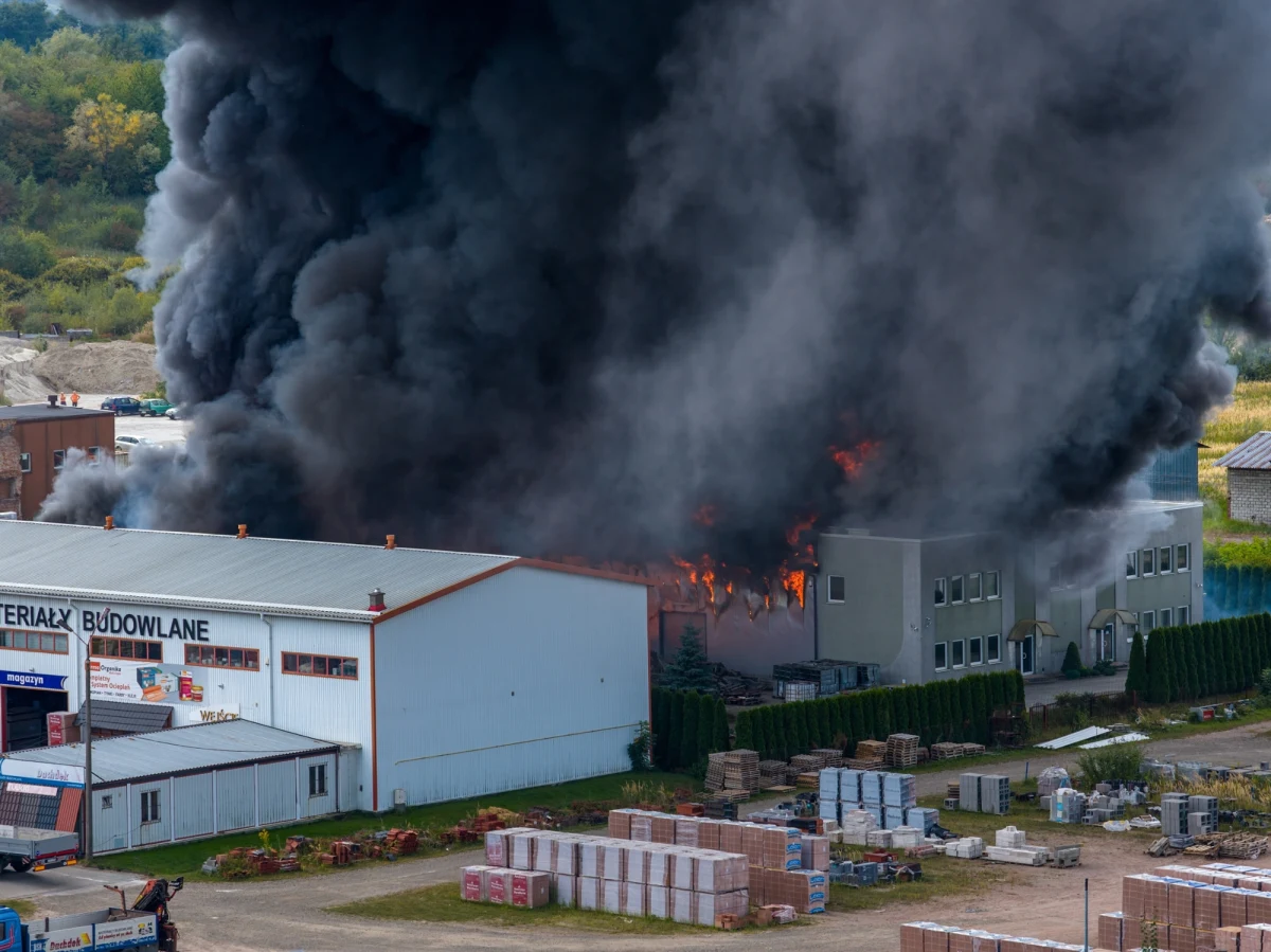 "Nie ma co siać paniki, ale na pewno trzeba mieć oczy i uszy dookoła głowy" - tak stwierdził generał Ryszard Grosset, w przeszłości zastępca Komendanta Głównego PSP. Czy liczba pożarów w ostatnim czasie odbiega od normy? Na to pytanie odpowiedział w rozmowie z Bogdanem Zalewskim na antenie Radia RMF24.