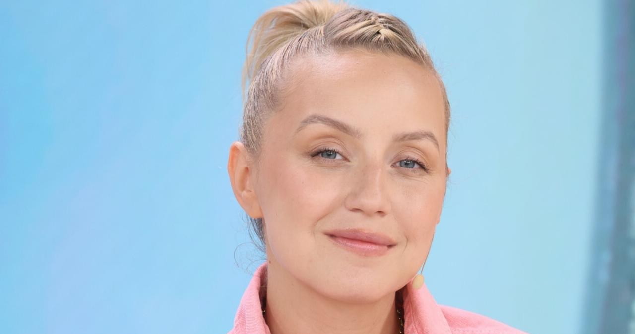 Sandra Hajduk poprowadziła "Dzień dobry TVN" z Janem Pirowskim. Wciąż czeka  na partnera - Pomponik w INTERIA.PL
