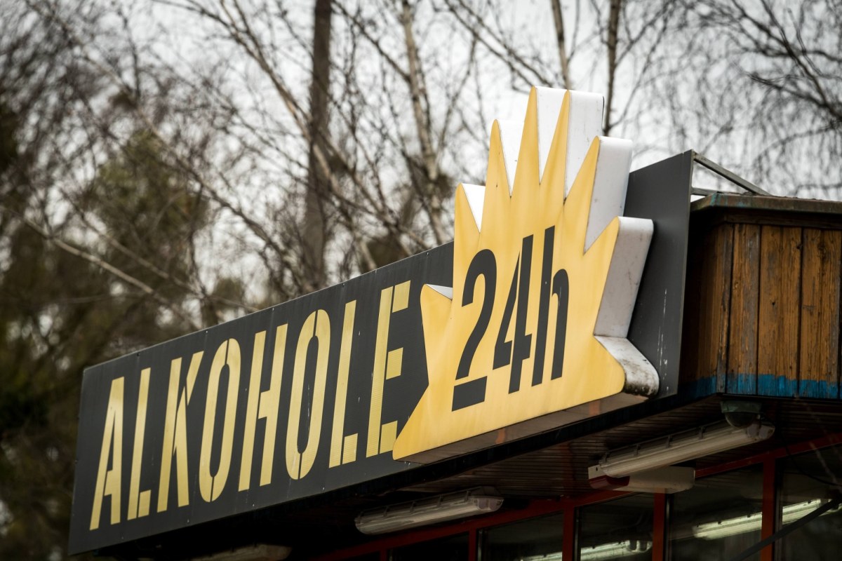 ​Warszawa podzielona w sprawie nocnej prohibicji. Decyzja już we wrześniu