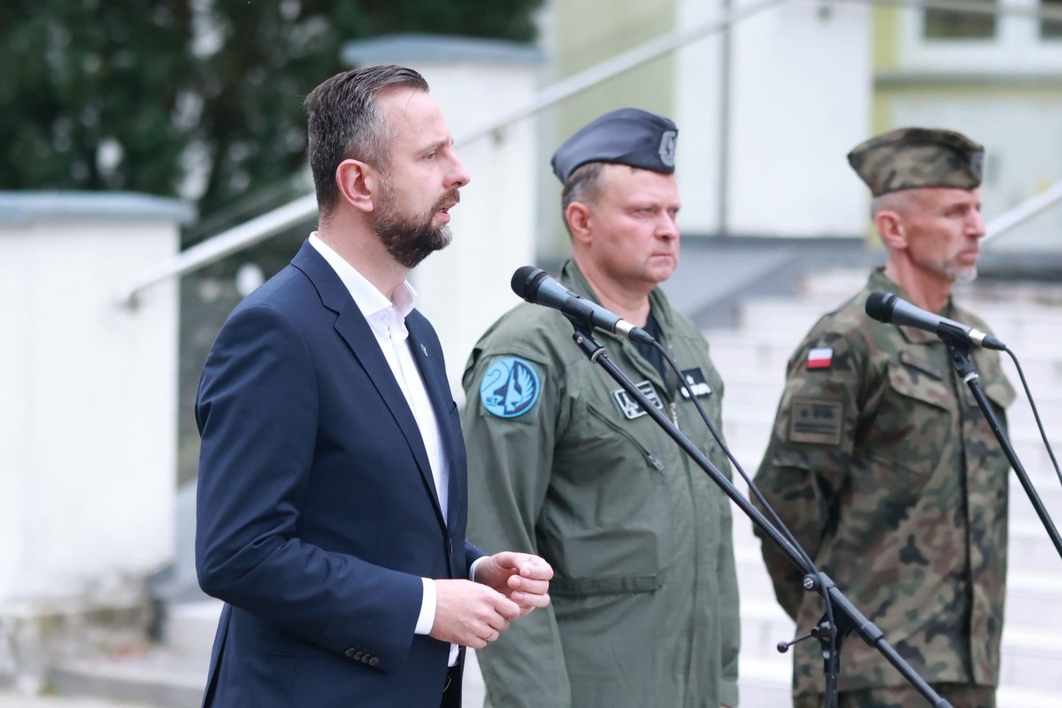 Poruszające słowa szefa MON. Rodzina i wojsko otoczone opieką po katastrofie F-16