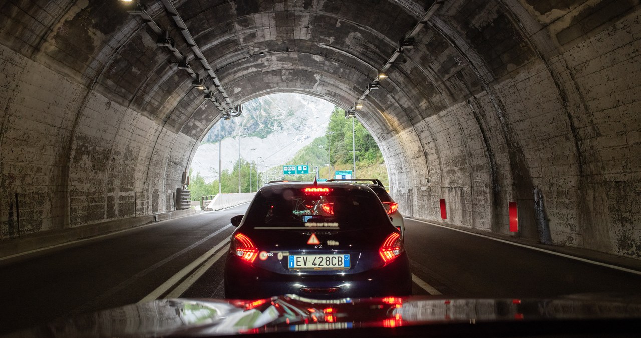Najsłynniejszy tunel w Europie idzie do zamknięcia. Objazdy aż do grudnia wiadomości,aktualności,Interia Najsłynniejszy tunel w Europie idzie do zamknięcia. Objazdy aż do grudnia