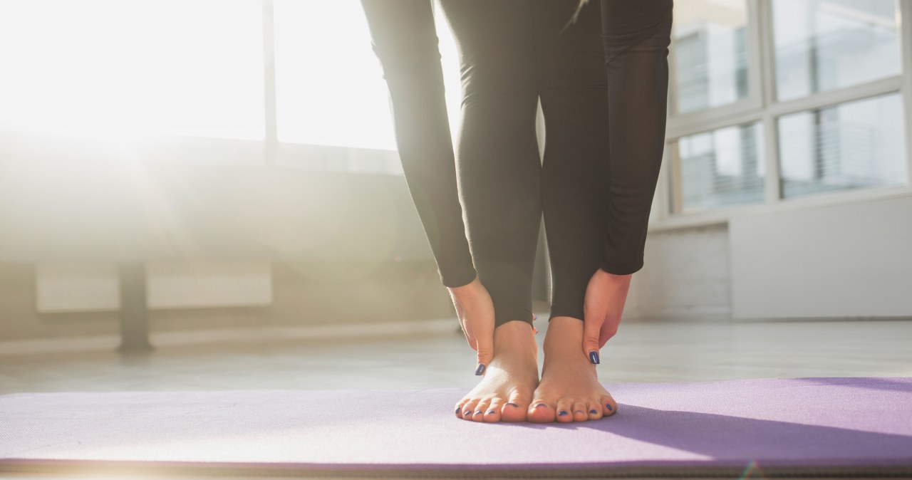 Masz obrzęki lub ból stóp? Ten prosty trik przynosi ulgę w kilka minut