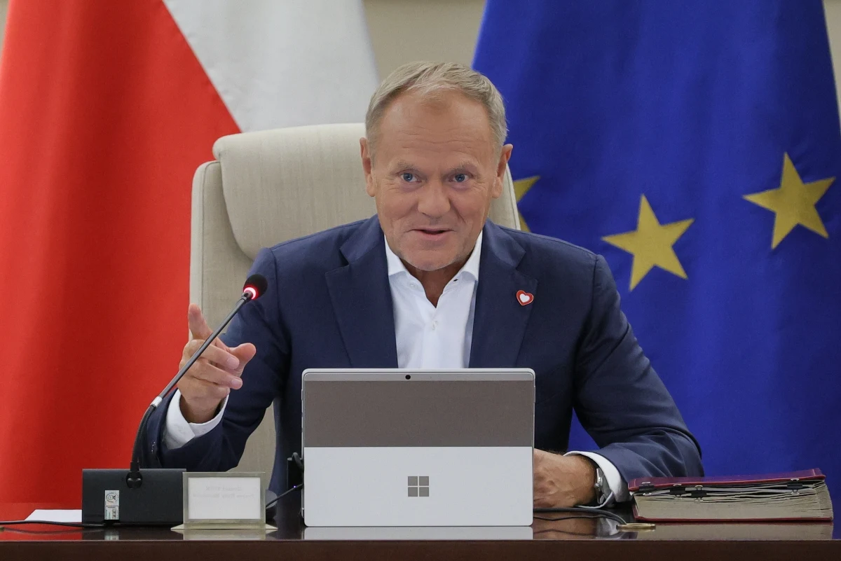 Premier Donald Tusk podpisał zarządzenia przedłużające obowiązywanie stopni alarmowych: 2. stopnia BRAVO i 2. stopnia BRAVO-CRP dla całego kraju oraz 2. stopnia BRAVO wobec polskiej infrastruktury energetycznej mieszczącej się poza granicami RP - poinformowało w sobotę Rządowe Centrum Bezpieczeństwa.