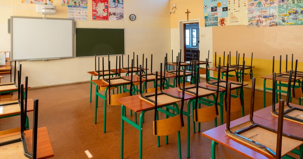 Polacy po stronie episkopatu czy ministerstwa? Nowy sondaż pokazał, co myślimy o nowym przedmiocie wiadomości,aktualności,Interia Polacy po stronie episkopatu czy ministerstwa? Nowy sondaż pokazał, co myślimy o nowym przedmiocie