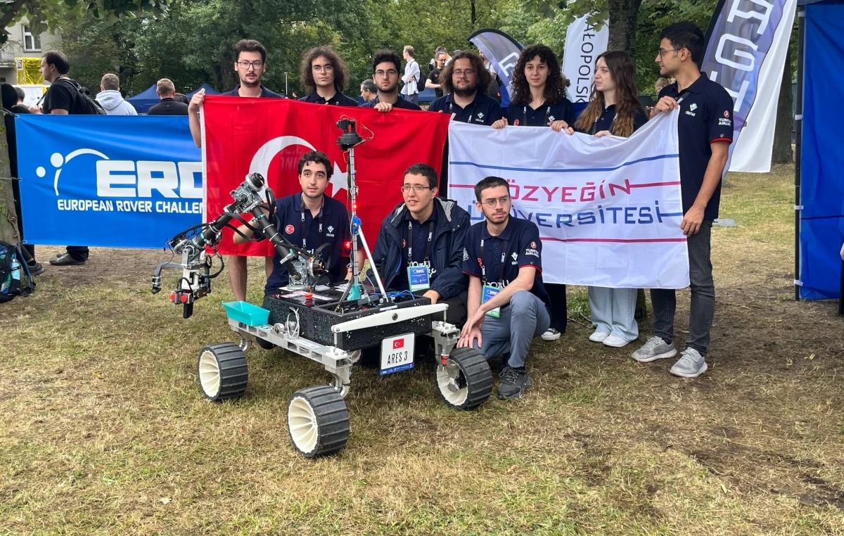Spotkali się na Marsyardzie - terenie imitującym powierzchnię Czerwonej Planety na Akademii Górniczo-Hutniczej w Krakowie. To tam zorganizowano 11. European Rover Challenge 2025 i międzynarodowe zawody łazików marsjańskich. Zawody wygrała szwajcarska ekipa EPFL Xplore z politechniki w Lozannie.