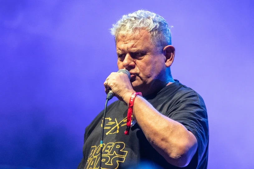 W sieci przez cały czas wrze po skandalu z Kazikiem. "Dojrzały artysta tak nie robi"