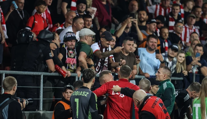 Piłkarze Legii ruszyli do kibiców rywala. Dantejskie sceny w Krakowie