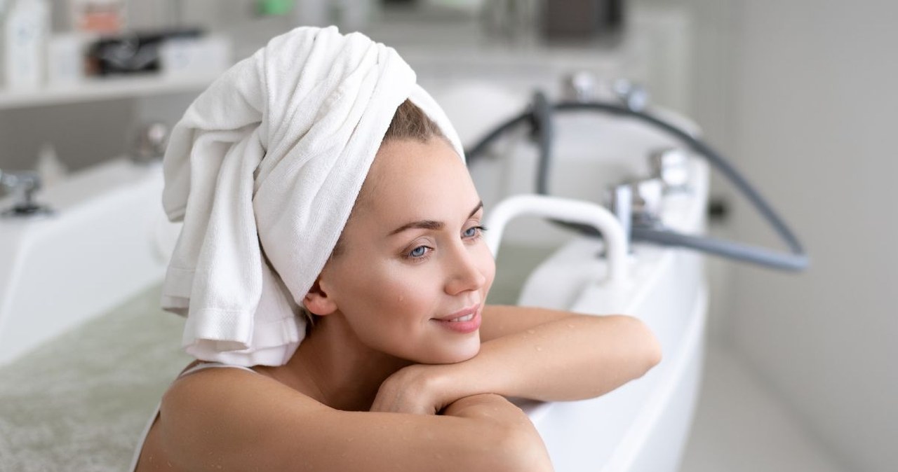 Zapomnij o drogich kremach. Ocet jabłkowy działa jak naturalny lifting