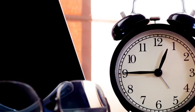Zmiana czasu z letniego na zimowy nastąpi wcześniej. Kiedy przestawiamy zegarki?
