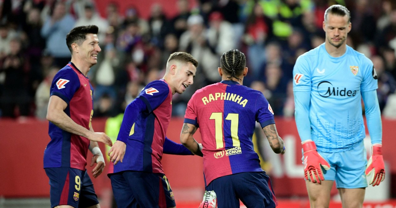 Wyjaśniła się przyszłość gwiazdy Barcelony. Lewandowski odetchnie z ulgą wiadomości,aktualności,Interia Wyjaśniła się przyszłość gwiazdy Barcelony. Lewandowski odetchnie z ulgą