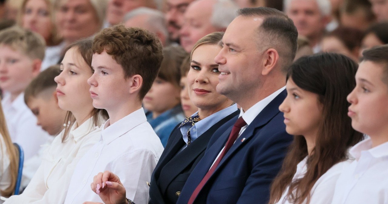 Pierwsza dama zaskoczyła. Rzut oka na nadgarstek i wszystko jasne