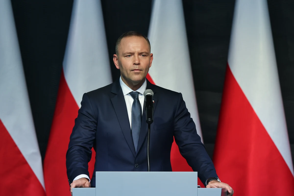 "Musimy osiągnąć 5 procent PKB na polskie siły zbrojne, pokój będzie wtedy, gdy będziemy gotowi do wojny" – oświadczył prezydent Karol Nawrocki podczas uroczystości w Wieluniu, upamiętniających 86. rocznicę wybuchu II wojny światowej. Prezydent podkreślił, że siła militarna i międzynarodowe sojusze są kluczowe dla zapewnienia bezpieczeństwa Polski.