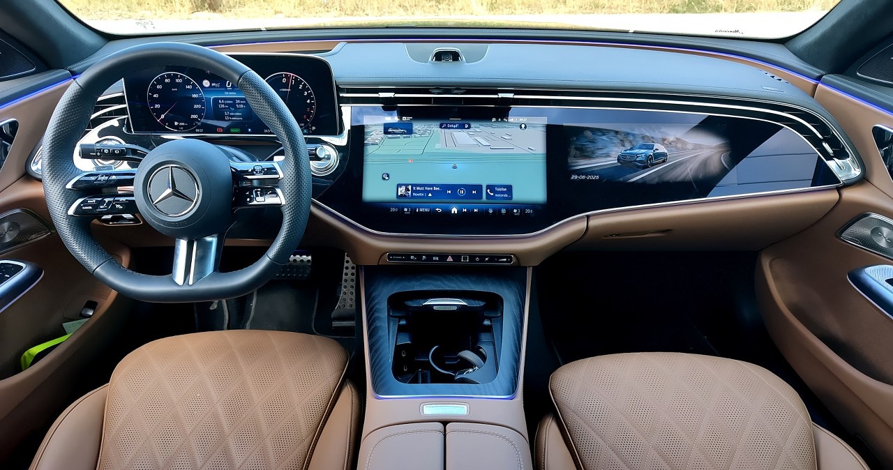 Koniec dotykowego sterowania i "upominania" kierowcy. Eksperci wymuszą zmiany