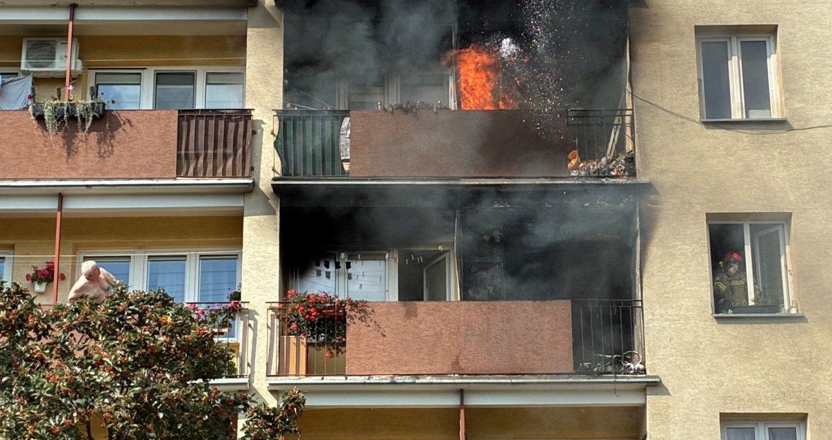 Pożar wieżowca w Stalowej Woli. Jedna osoba poszkodowana