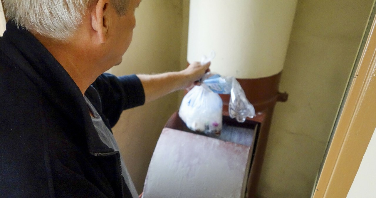 W PRL-u były w każdym bloku. Wielu mieszkańców wspomina je ze zgrozą