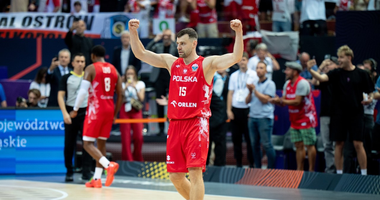Jego rzut dał nadzieję w meczu z Islandią. Dramat reprezentanta Polski. Fatalne wieści tuż przed hitem ME wiadomości,aktualności,Interia Jego rzut dał nadzieję w meczu z Islandią. Dramat reprezentanta Polski. Fatalne wieści tuż przed hitem ME