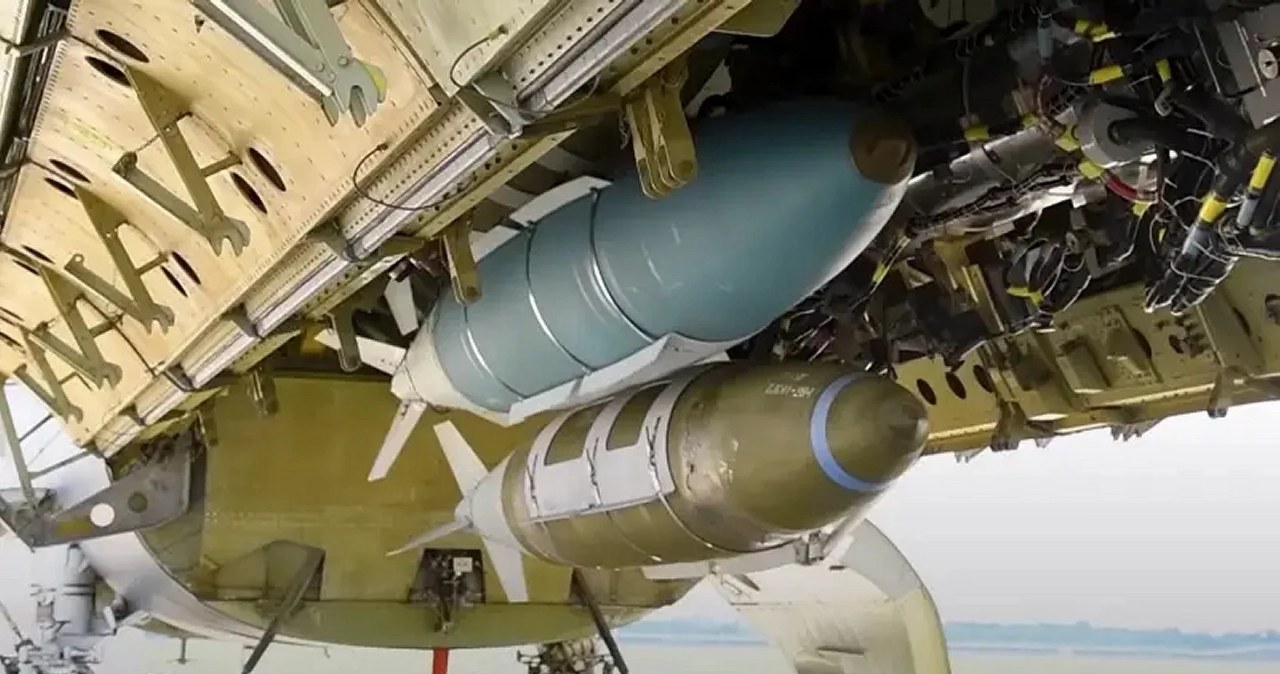 Bomba z USA niszczy wieżowiec z Rosjanami w środku. Jest nagranie