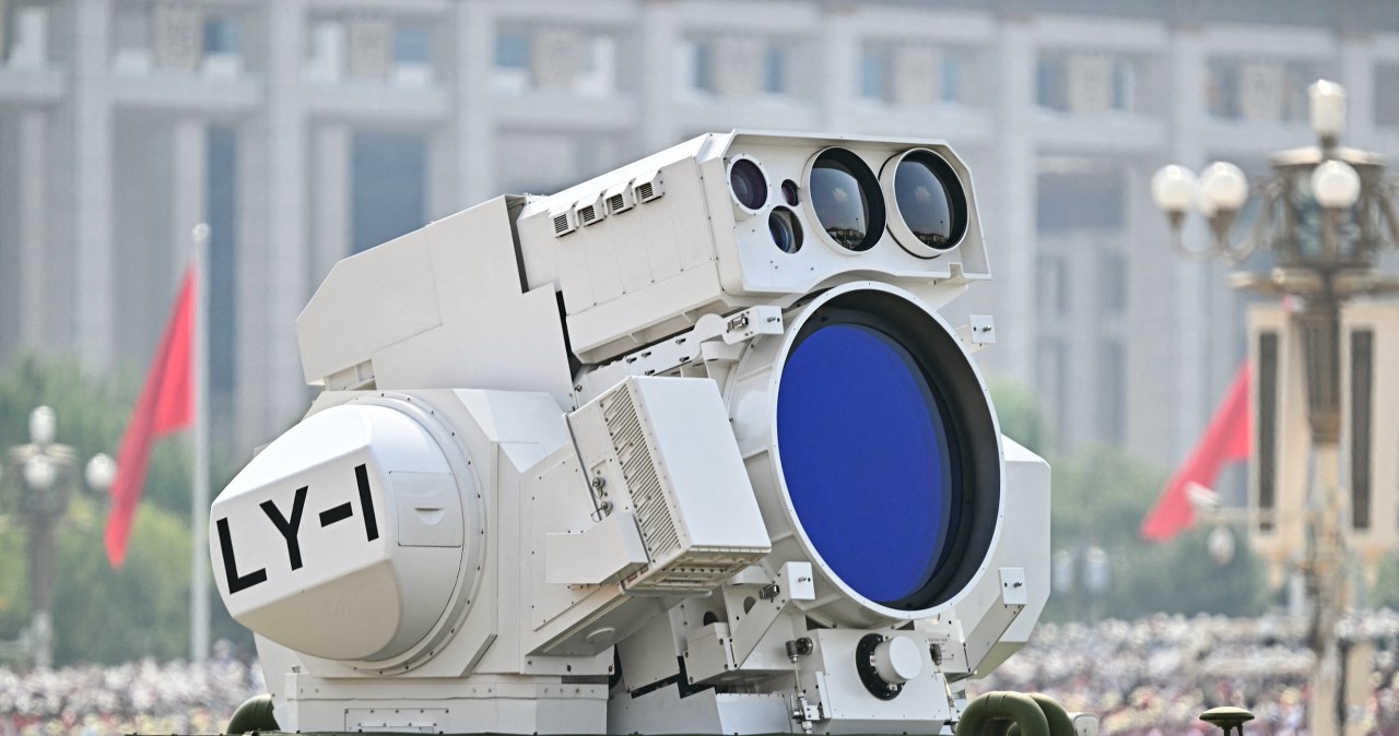 Laser w plecaku. Chiny pokazują broń przyszłości przeciw dronom