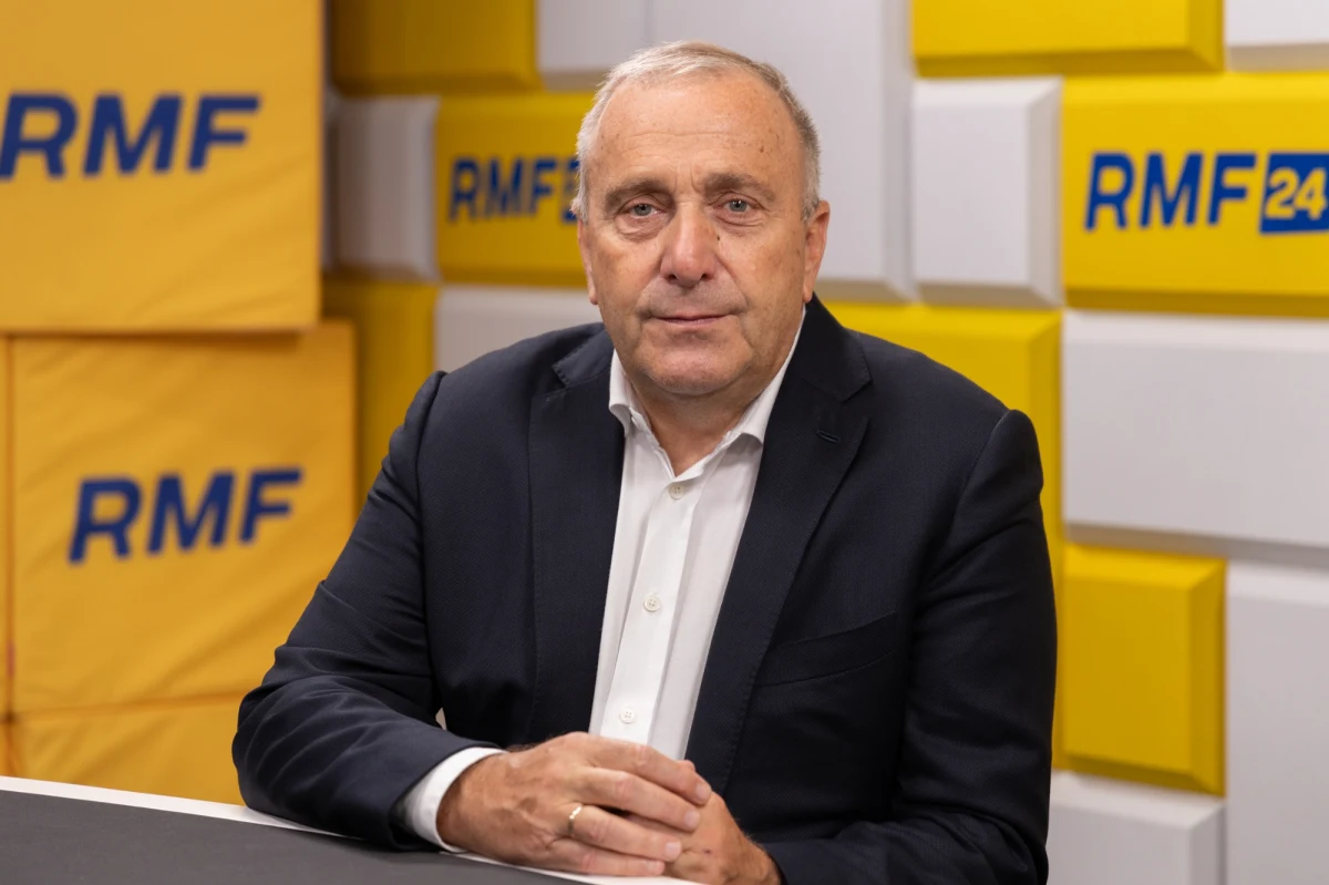 „Dla mnie to jest polityczny elementarz. Nie można mówić o różnicach i o tym, co nas dzieli. W Paryżu trzeba zrobić wszystko, aby wykorzystać dobre sygnały i wizytę prezydenta Polski w USA” – mówił w Porannej rozmowie w RMF FM Grzegorz Schetyna. Dziś Donald Tusk będzie uczestniczył w spotkaniu koalicji chętnych. Były szef MSZ wskazał też, że deklaracja Donalda Trumpa w sprawie pozostania wojsk USA w naszym kraju jest „sukcesem Polski”. „Prezydent Karol Nawrocki go odbiera” – dodał.