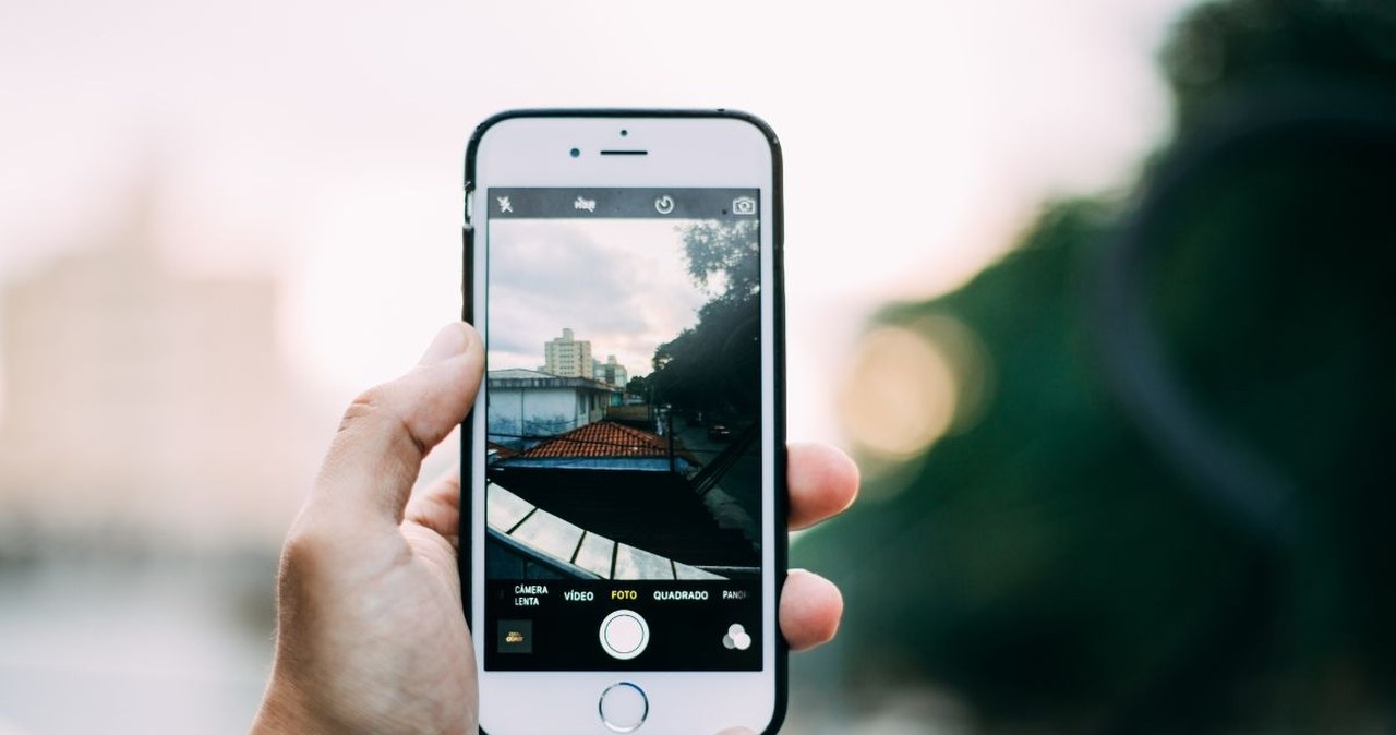 Nowa funkcja Facebooka przegląda twoje prywatne zdjęcia. Jak ją wyłączyć?