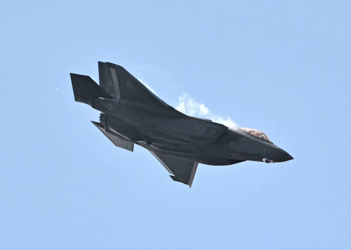 W nocy dwukrotnie naruszono polską przestrzeń powietrzną. Taką informację przekazał szef Sztabu Generalnego gen. Wiesław Kukuła na wspólnej konferencji prasowej z wicepremierem, ministrem obrony Władysławem Kosiniakiem-Kamyszem.