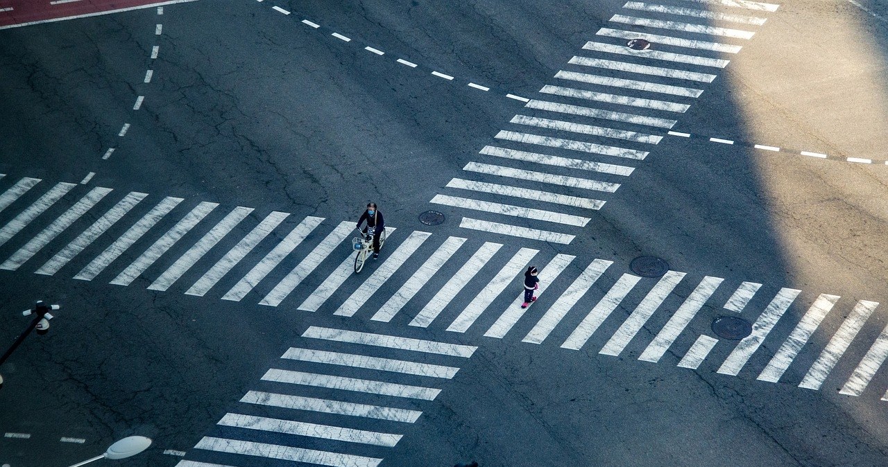 Co to jest przejście sugerowane? Wyjaśniamy, jak działa to rozwiązanie