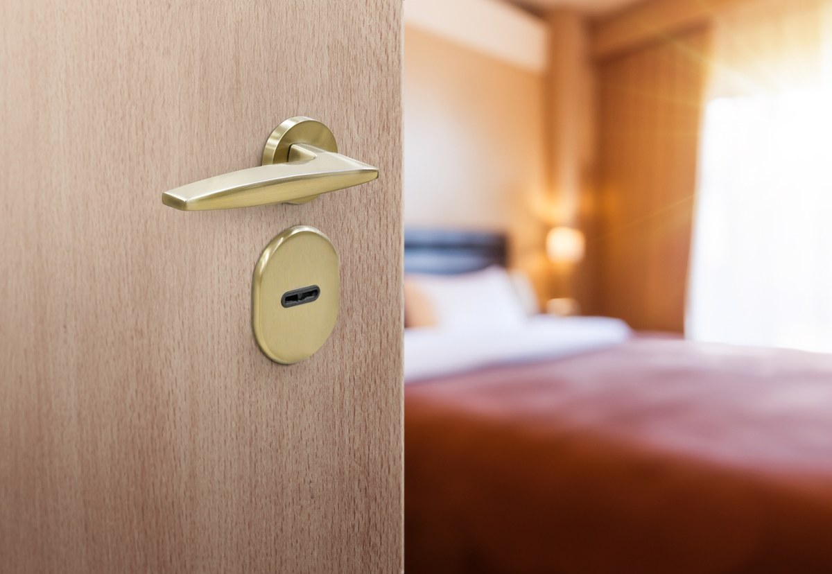 Odwołali jej lot. Noc w hotelu zmieniła się w koszmar
