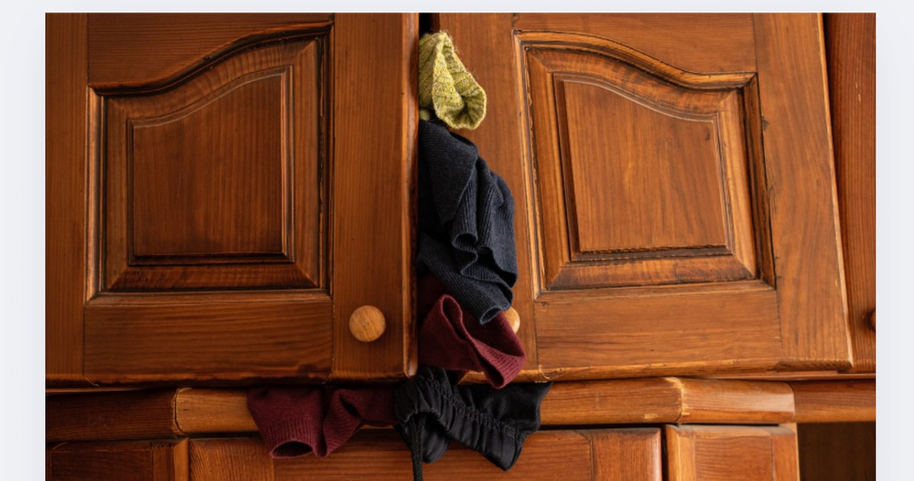 Sprzątały stary kufer po babci. Gdy dotarły do dna, aż krzyknęły