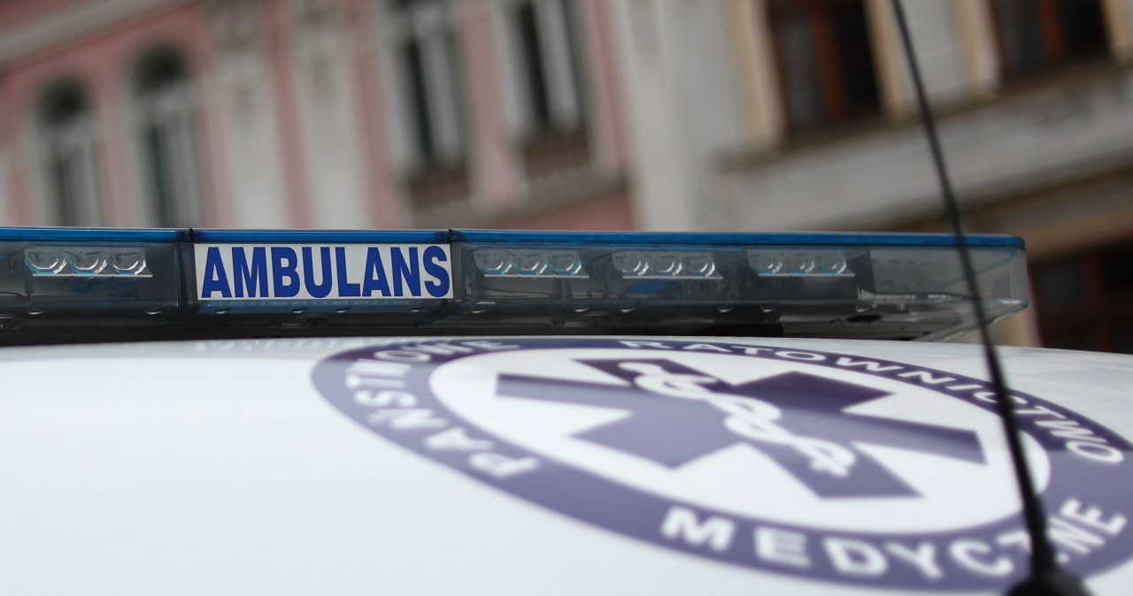 Dramat w internacie. Nastolatek wypadł z okna na trzecim piętrze