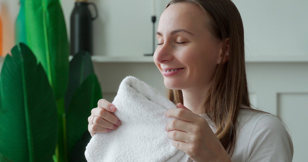 Wlej kilka kropli do pralki. Ręczniki będą mięciutkie i pachnące