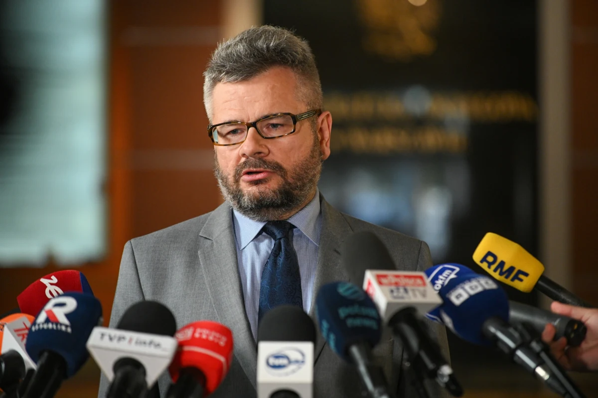 Zbadaniem katastrofy F-16 w Radomiu, w której zginął oficer Wojska Polskiego, zajmą się dwaj wojskowi prokuratorzy - poinformował rzecznik Prokuratury Okręgowej w Warszawie prok. Piotr Antoni Skiba.