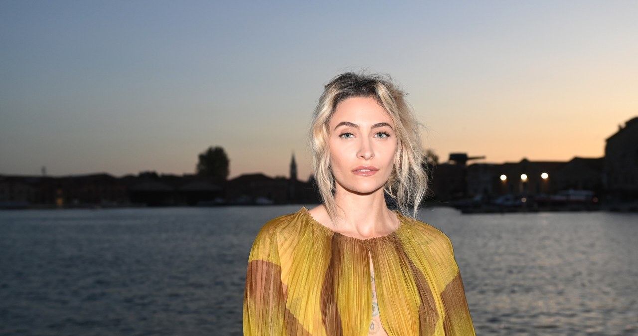 Córka Michaela Jacksona odcina się od jego filmu. "Wiele kłamstw"