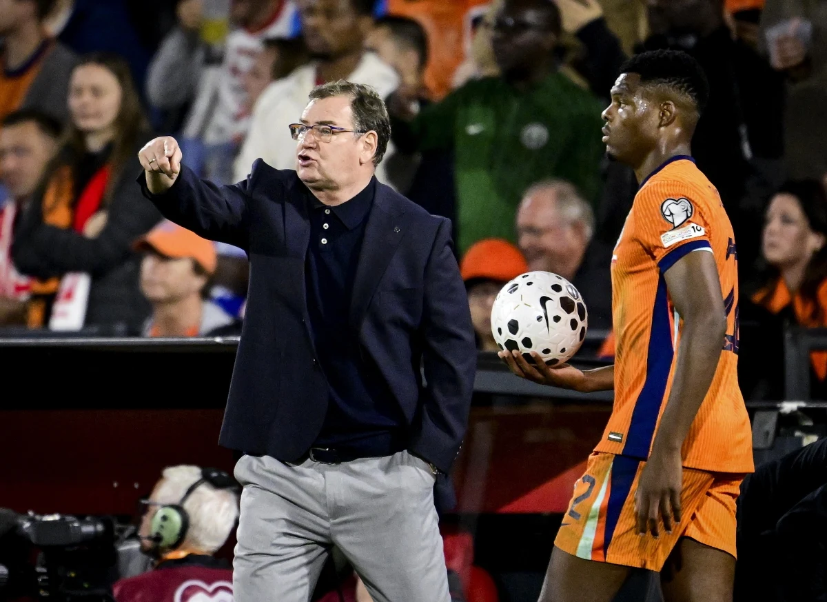 "Dumny nie jestem, ale możemy być zadowoleni z wyniku" - mówił Jan Urban po udanym debiucie w roli selekcjonera reprezentacji Polski. "Tak zaangażowaną reprezentację chcemy oglądać" - podkreślił prezes PZPN Cezary Kulesza po wyjazdowym remisie Polski z Holandią 1:1.