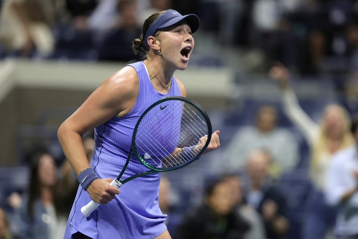 Amanda Anisimova i broniąca tytułu Aryna Sabalenka zmierzą się w sobotnim (godz. 22) finale wielkoszlemowego US Open w Nowym Jorku. W ćwierćfinale z rywalizacją pożegnała się Iga Świątek.
