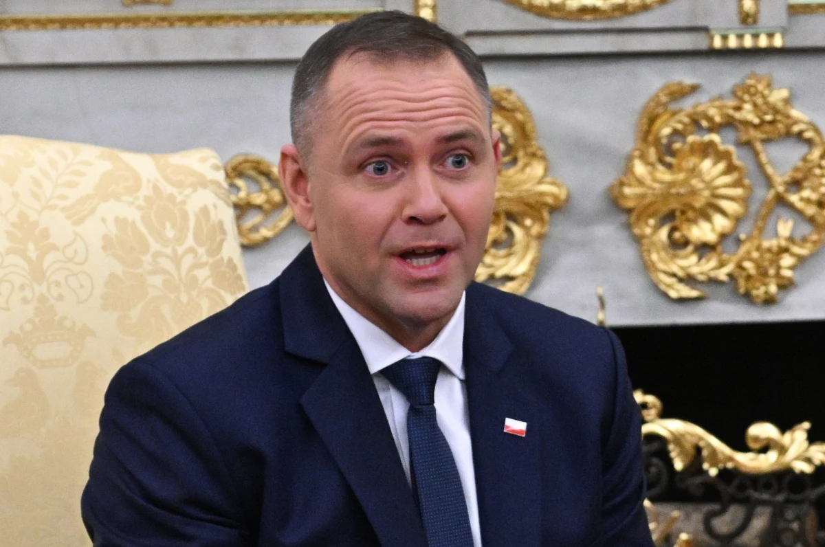 ​Strona rządowa twierdzi, że zbyt późno otrzymała notatkę dotyczącą przebiegu wizyty prezydenta Karola Nawrockiego w USA. Premier Donald Tusk powinien się z nią zapoznać przed czwartkowym spotkaniem z europejskimi przywódcami w Paryżu. Kancelaria prezydenta nie widzi jednak problemu.