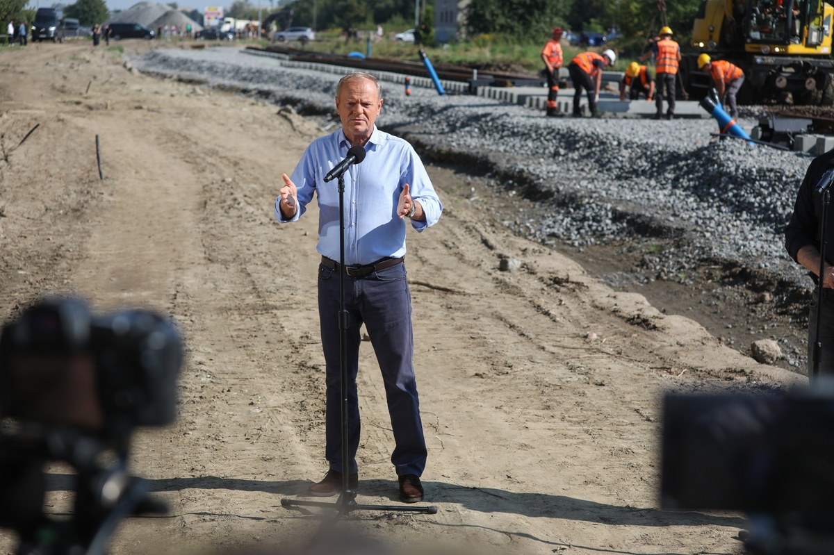 Pociągi wracają do Łomży. Premier ujawnił datę