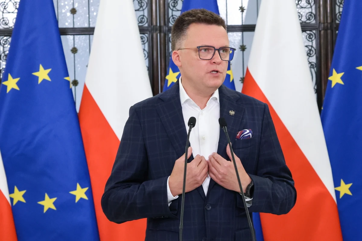 "Nadałem numer druku wszystkim pięciu inicjatywom pana prezydenta. Dwie zwróciłem do uzupełnienia. One zawierały braki formalne" - poinformował marszałek Sejmu Szymon Hołownia. Jak sprecyzował, chodzi o ustawy o pomocy Ukrainie i podatku dochodowym. 