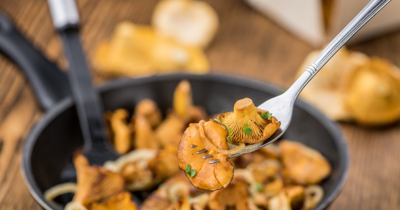 Kurki robią się gorzkie w czasie smażenia? Wszystko przez jeden, powszechny błąd