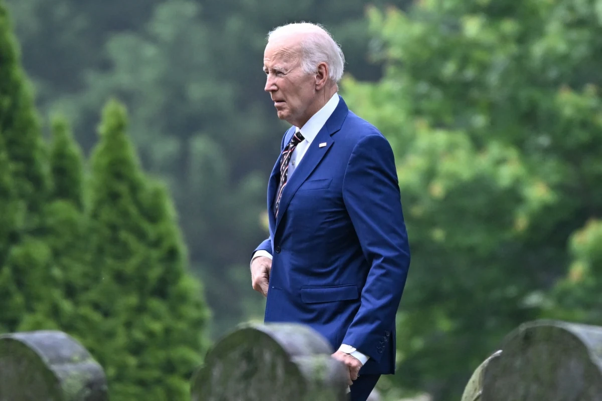 Były prezydent USA Joe Biden przeszedł operację usunięcia raka skóry - poinformowała jego rzeczniczka, cytowana przez CBS News. W ostatnim czasie poprzednik Donalda Trumpa był widziany z opatrunkiem na prawej stronie głowy, co wywołało pytania o stan jego zdrowia.