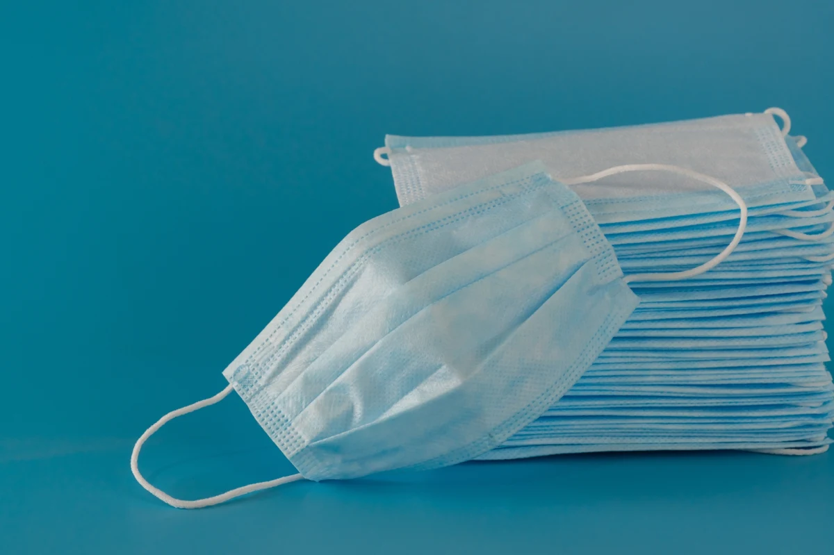 Prokuratura uchyliła tymczasowy areszt wobec Dominika B., podejrzanego o udział w zorganizowanej grupie przestępczej i pranie pieniędzy w związku z nieprawidłowościami w Rządowej Agencji Rezerw Strategicznych. Decyzja zapadła w związku z nowymi informacjami na temat stanu zdrowia podejrzanego.