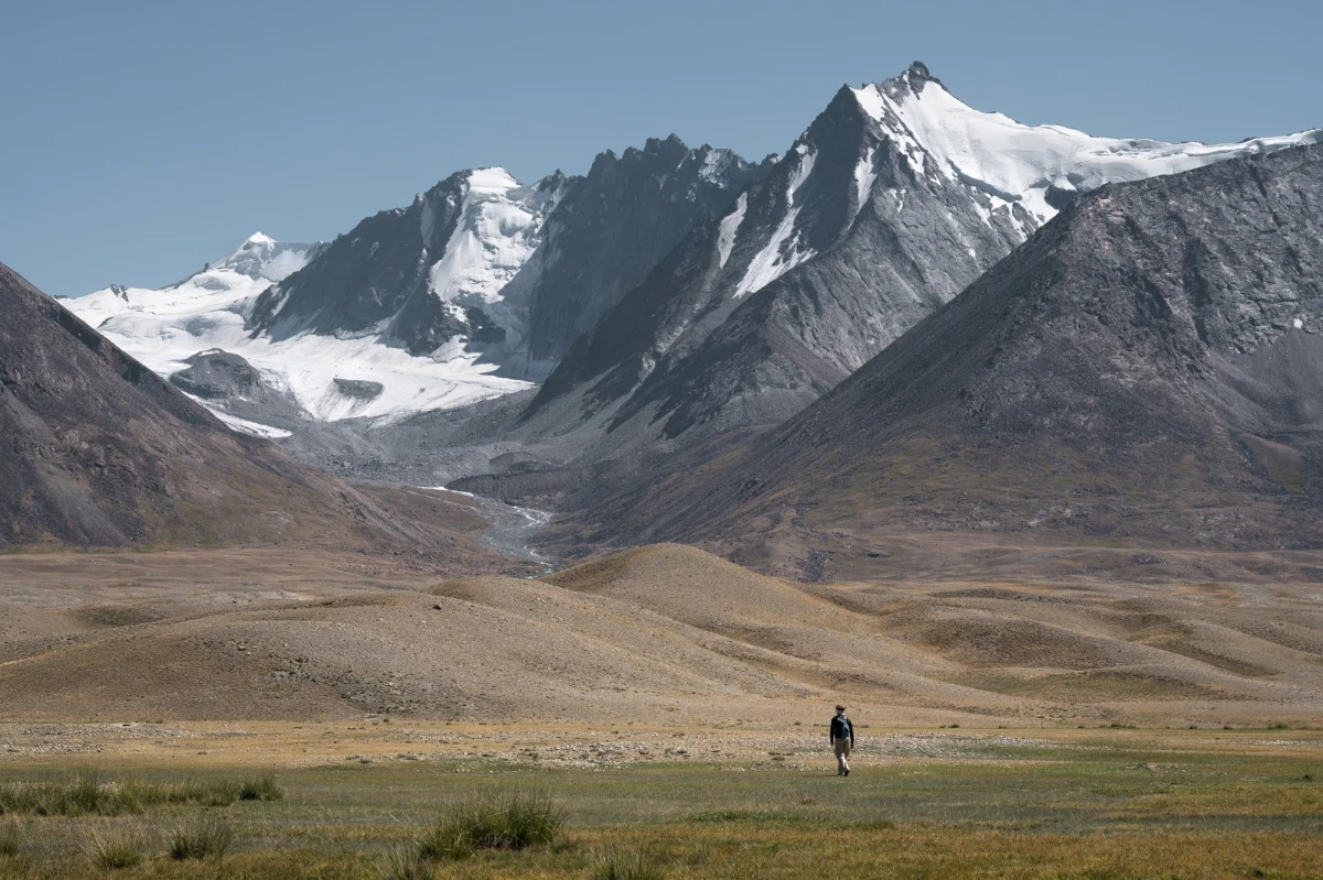 Lodowce w górach Pamiru w Azji Środkowej -  uważane jeszcze niedawno za najbardziej odporne na globalne zmiany klimatyczne - gwałtownie topnieją. Ten proces stanowi ogromne zagrożenie dla życia milionów ludzi. O nadchodzącej katastrofie pisze portal Asia Plus.