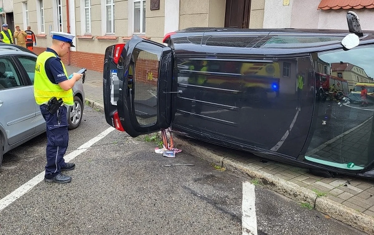 Policjanci z Chełmna (woj. kujawsko-pomorskie) szukają świadków głośnego wypadku w tym mieście. Chodzi o sytuację z lipca, gdy 56-letni kierowca mitsubishi celowo potrącił pięć osób. Mężczyzna odpowie za usiłowanie zabójstwa. 