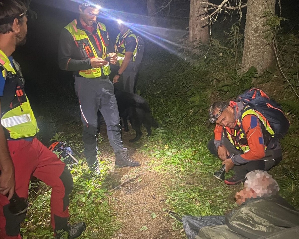 ​Ratownicy, psy, drony w nocnej akcji w Tatrach. Turysta siedział sobie w namiocie