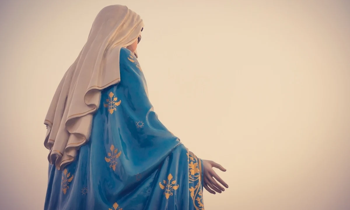 W Konotopiu (woj. kujawsko-pomorskie) trwa budowa najwyższego w Europie pomnika Matki Boskiej. Monument, którego inicjatorem i fundatorem jest miliarder Roman Karkosik, ma osiągnąć 55 metrów wysokości i zostać konsekrowany 15 sierpnia 2026 roku. O spektakularnym projekcie napisał nawet brytyjski „Financial Times”.